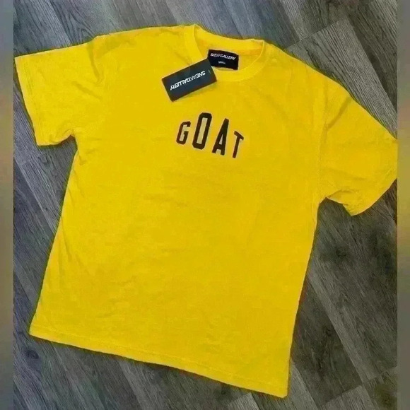 Sneak Gallery Shirt ‼️NWT - Picture 1 of 4